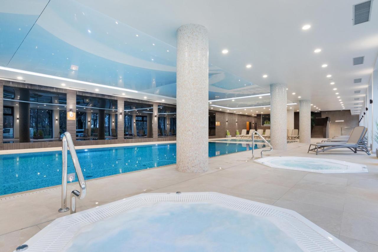Luxurious Apartment Nadmorskie Tarasy Kolobrzeg By Renters Prestige Exterior foto